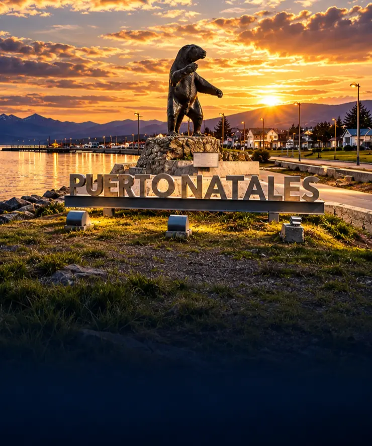 Costanera y muelles de Puerto Natales frente a los fiordos