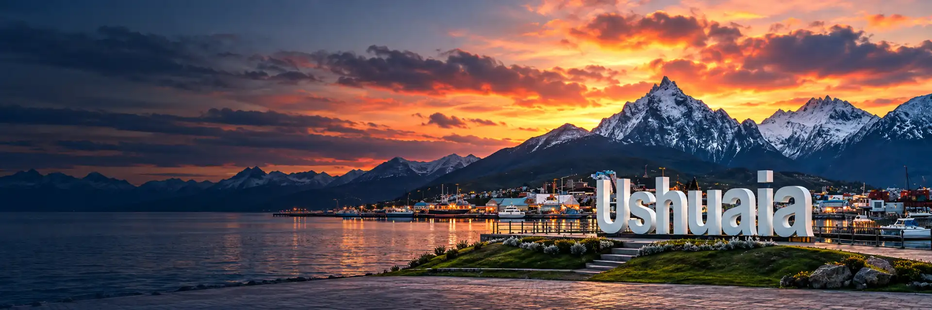 Faro del fin del mundo y Canal Beagle en Ushuaia